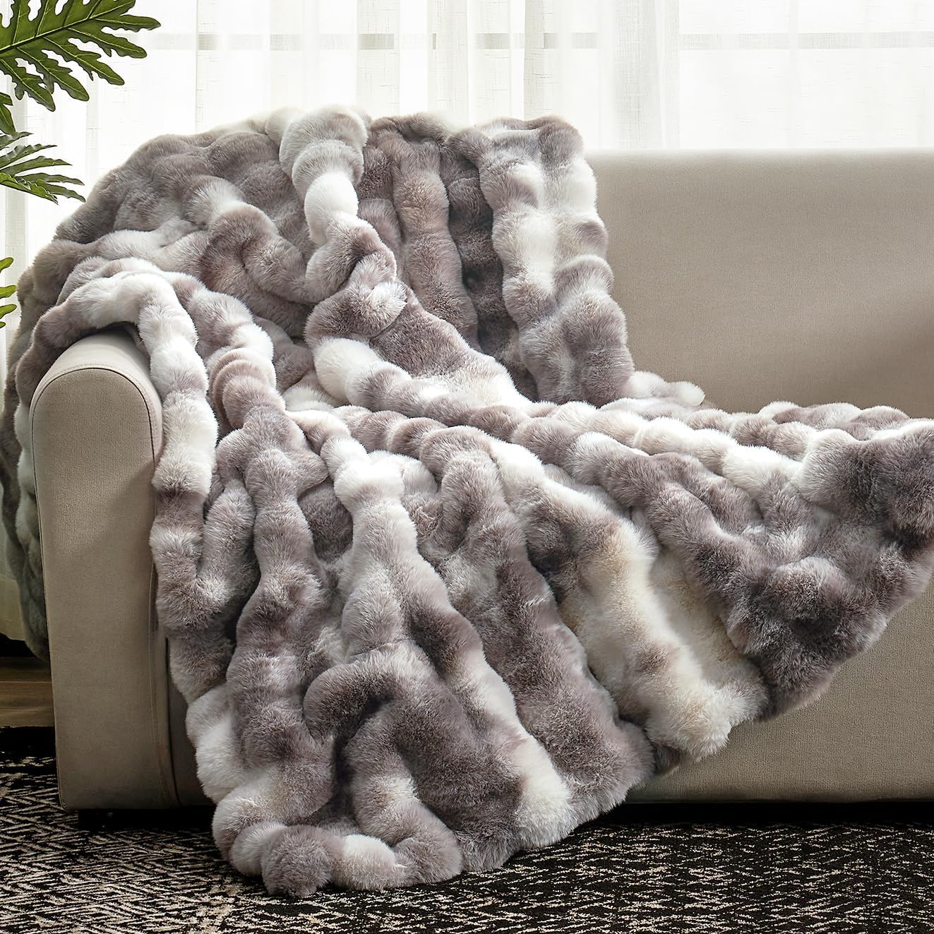 Faux Fur Throw Blanket for Couch, Fuzzy Soft Plush Thick Bubble Blanket for Sofa Bedroom Living Room, 50 * 60 Inches Tie-dye Taupe